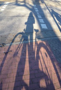 „Mit dem Fahrrad auf der Straße“ heißt das Foto, das im Jugendwettbewerb auf Platz 3 landete. Foto: Jana Cheng